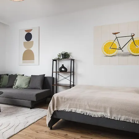 Modernes Apartment In Linz Mit Netflix & Balkon Exterior photo