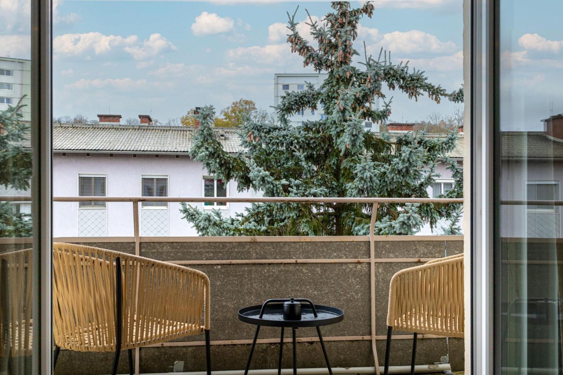 Modernes In Mit Netflix & Balkon Apartmán Linec